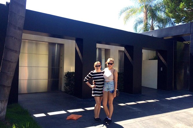2 1/2 Hour Private Tour of Hollywood, Beverly Hills and Bel Air - How the $345 price works for two people