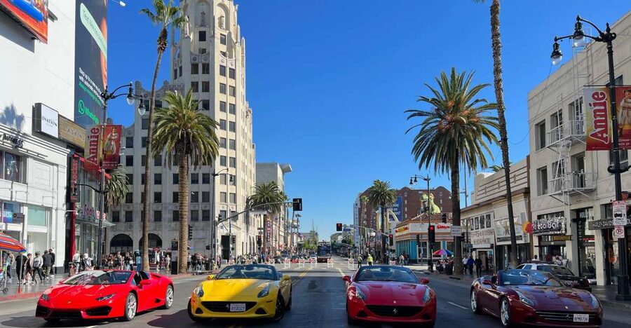 20 Min Lamborghini tour in Hollywood (Drive or be driven) - Photos at the wheel and the optional GoPro