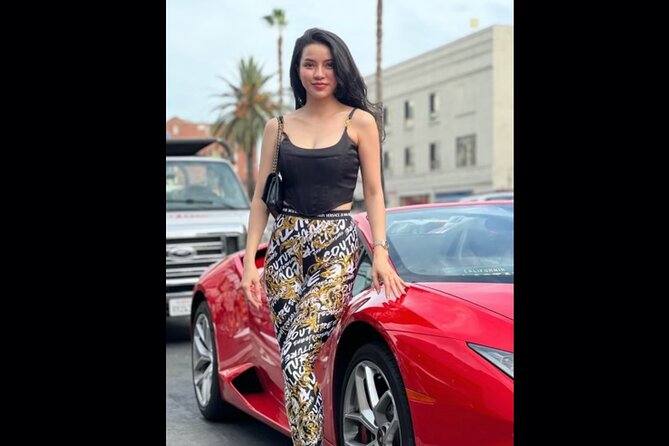 20-Minute Driving Tour: Hollywood to Sunset Blvd in a Lamborghini - Hollywood Boulevard and the movie-premiere theater