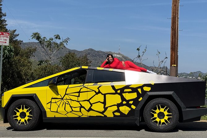 30-Minute Driving Tour: Explore Los Angeles in a Cybertruck - The Cybertruck Is the Main Event