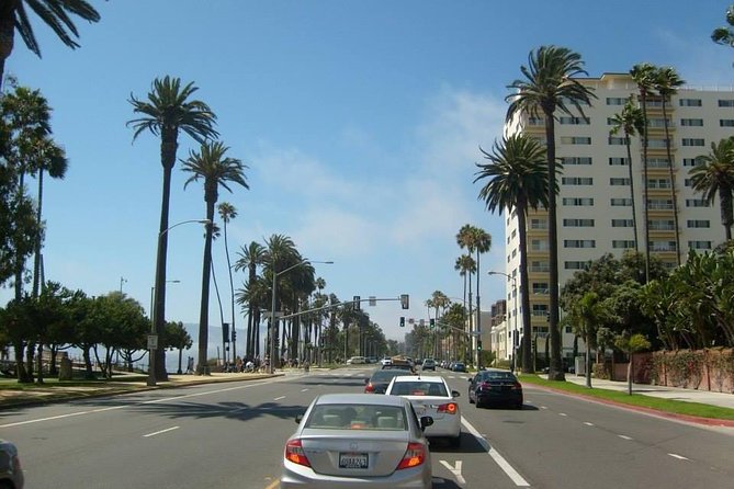 5-Hour Tour , Los Angeles, Hollywood, Beverly Hills, and all over - Rodeo Drive and the city’s luxury side