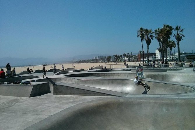 A La La Tour - Fully Customized Private Tour of Los Angeles - Why a private car makes sense in Los Angeles