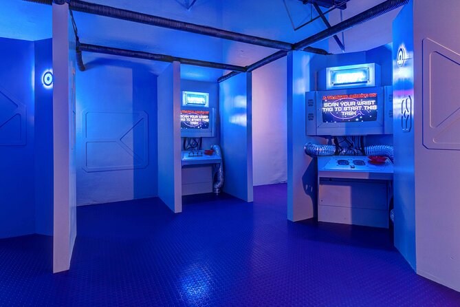 A Traitor Among Us Escape Room Game for Private Group - A spaceship mission with a secret enemy