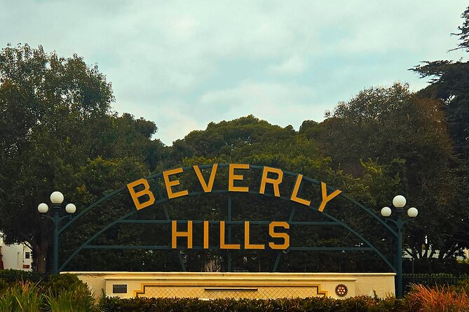 Beverly Hills and Rodeo Drive: A Self-Guided Audio Tour - Finding the Beverly Hills shield