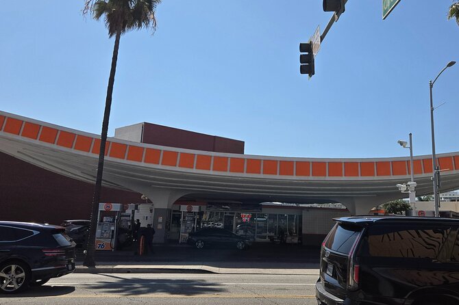 Beverly Hills and Rodeo Drive: A Self-Guided Audio Tour - The Church of the Good Shepherd and Beverly Hills folklore