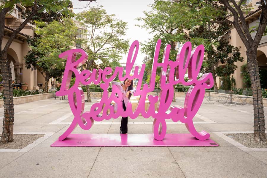 Beverly Hills: Photoshoot with Edited Images - Choosing the 12 Images After the Walk