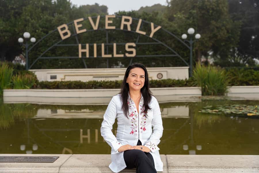 Beverly Hills: Photoshoot with Edited Images - Palm-Lined Streets and Classic Beverly Hills Style