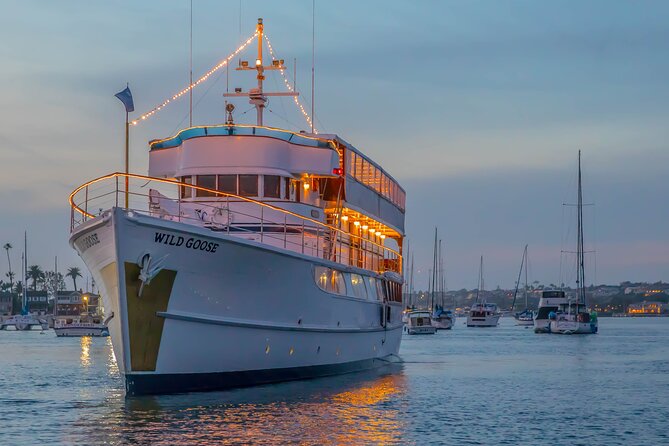 City Cruises Newport Beach: Orange County Premier Dinner Cruise - Boarding, seating, and the first look at the harbor