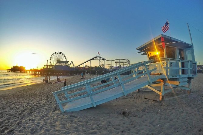 Deluxe Los Angeles 5-Hour Limo Tour with Drinks Included - A fast way to get your LA bearings