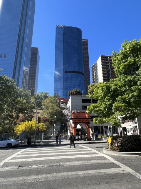 Downtown Los Angeles : Historic district & Little Tokyo - The Financial District adds the working side of the city