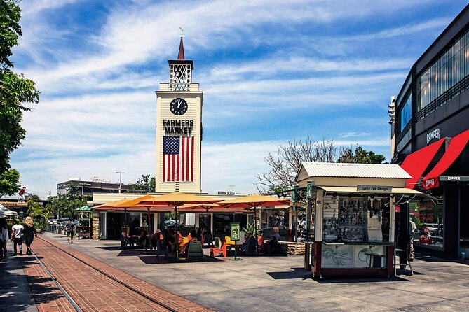 Full-Day LA Tour: Santa Monica, Hollywood and Beverly Hills - Guides, bus comfort and the human side of the day