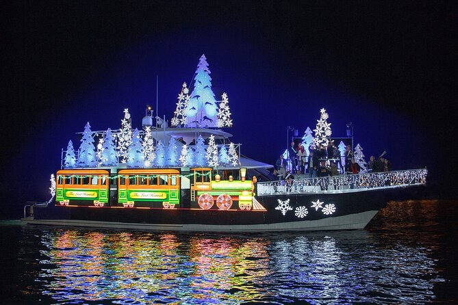 Holiday Lights Cruise Throughout Luxurious Newport Beach Harbor - What the 75-Minute to Two-Hour Cruise Feels Like