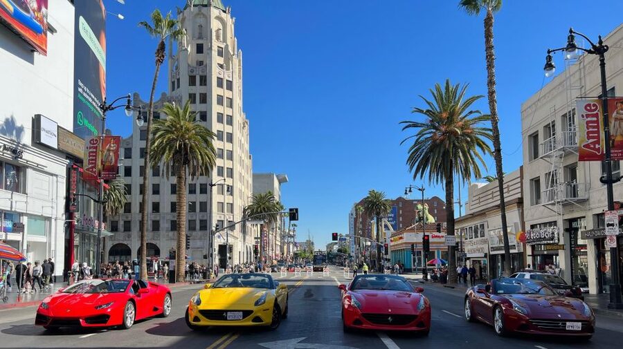 Hollywood: 30 min Hollywood Sign Ferrari Tour - Who will enjoy this Ferrari tour most
