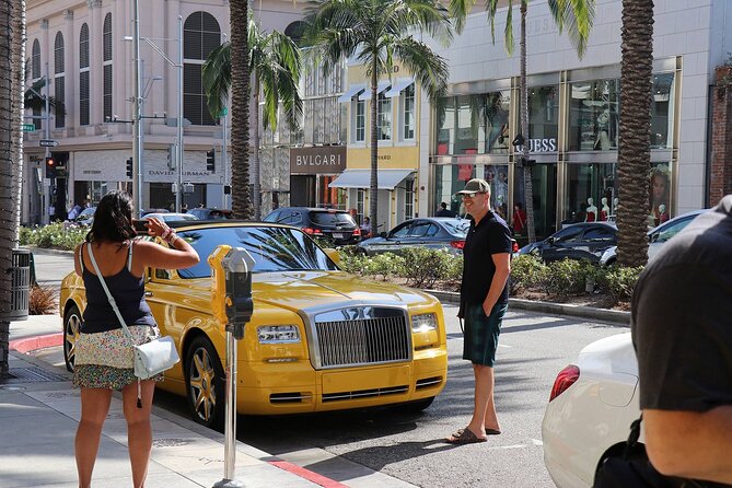 Hollywood and Celebrity Homes Bus Tour - Beverly Hills Sign, Rodeo Drive, and the polished side of Los Angeles