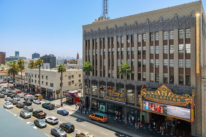 Hollywood, Beverly Hills, & Celebrity Home Tour from Santa Monica - Thirty Minutes at the Beverly Hills Sign