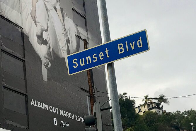 Hollywood Chills 3-Hour Tour: Celebrity Scandals and Cemeteries - The Sunset Strip, celebrity homes, and scandal sites
