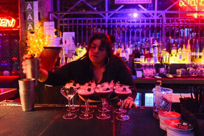 Hollywood Cocktails and True Crime Tour: 3 Drinks Included - The Hollywood Roosevelt and Marilyn Monroe’s favorite bar