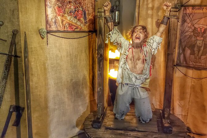 Hollywood: Medieval Torture Museum Ticket with Ghost Hunting - Following the audio guide through the museum