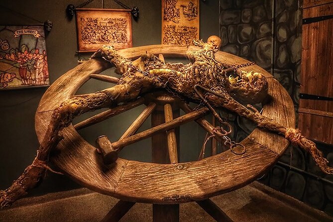 Hollywood: Medieval Torture Museum Ticket with Ghost Hunting - Getting started at the cash desk