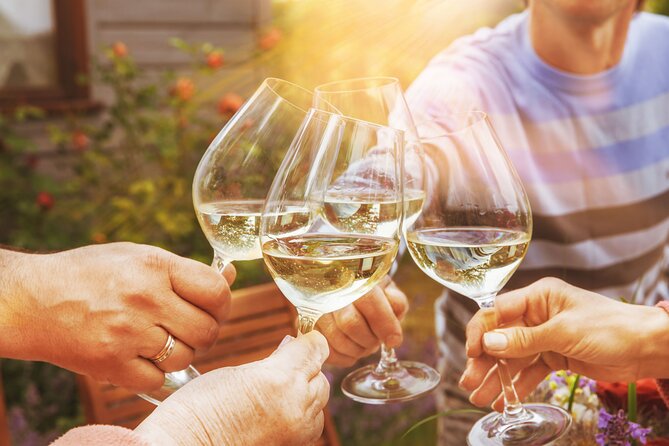 Horseback Riding and Wine Tasting Tour - Lunch at the valley restaurant
