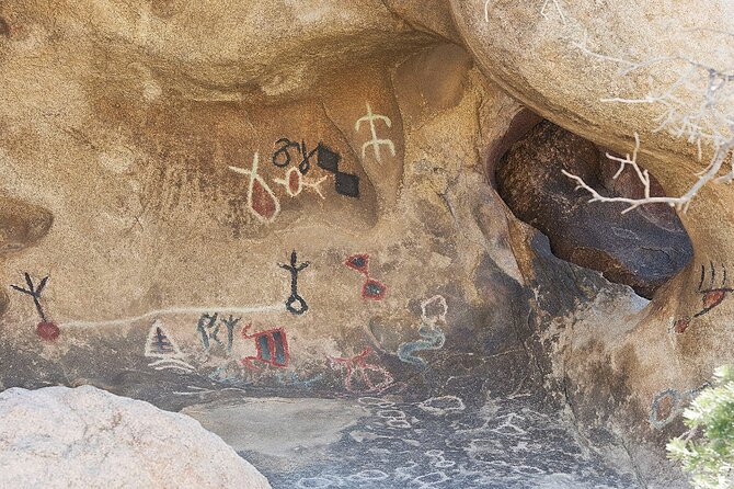 Journey into Joshua Tree On-Demand Audio Tour and Locals Guide - Arch Rock and Heart Rock make a good paired walk
