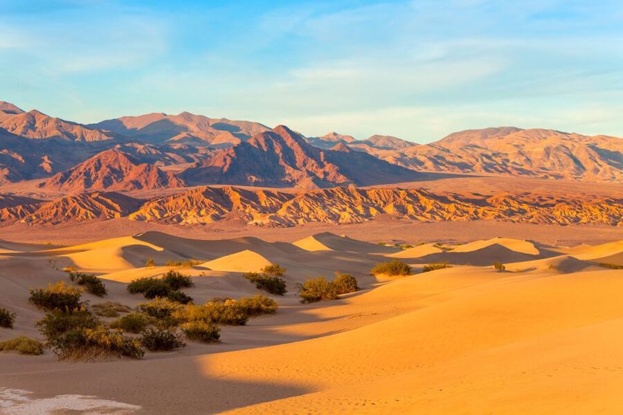 LA: 2-Day Las Vegas Tour with Hoover Dam & Accommodation - Seeing the Las Vegas Strip by bus