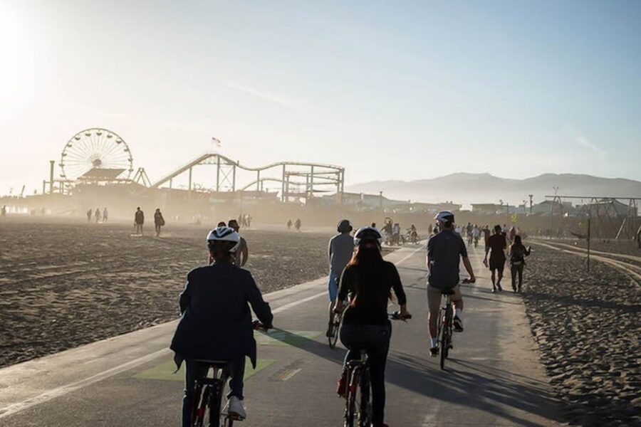 LA: Santa Monica & Venice Beach Bike Adventure - Abbot Kinney Boulevard and local character