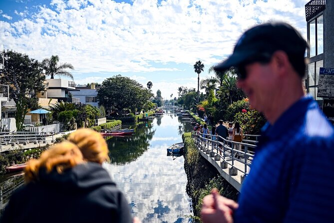 LA Venice Beach Hidden Gems Food Tour With 6 Food Tastings - Muscle Beach and the outdoor Venice show