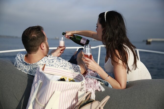LA: Yacht Private Trip -1 hour (1 ticket covers 1-6 ppl - Who will enjoy this private cruise most