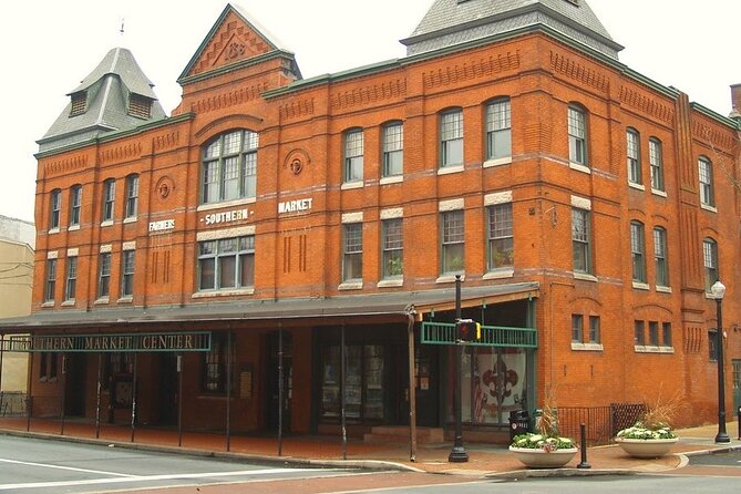 Lancaster History and Breakfast Walking Tour - La Dolce Vita Courthouse Bakery and the sweet finish