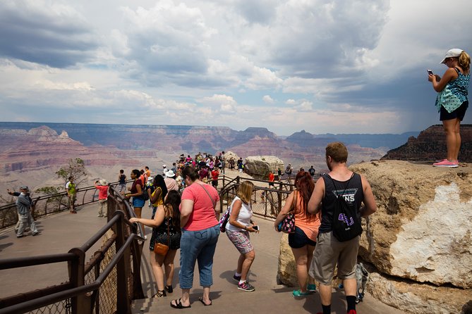 Las Vegas with Hoover Dam, 2-Days Tour from LA - One night in Las Vegas: convenient, but check the details