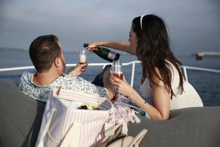 Long Beach: 3hr Private Yacht Trip (1 ticket covers 1-6 ppl) - Returning past bridges, beaches, and Shoreline Village