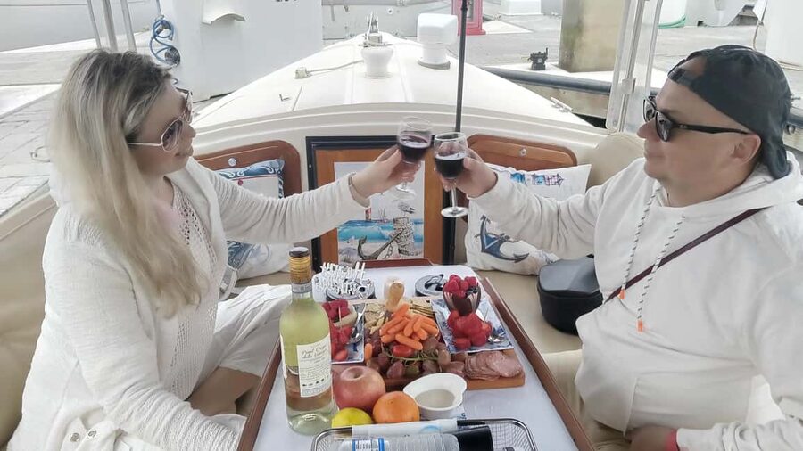 Los Angeles #1: Luxury Boat Cruise-Wine, Cheese & Sea Lions - What the two-hour route feels like