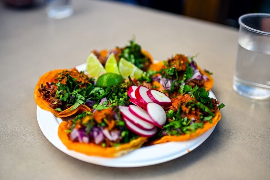 Los Angeles: 3-Hour Secret Food Tour of Venice Beach - Fish tacos on the Venice boardwalk