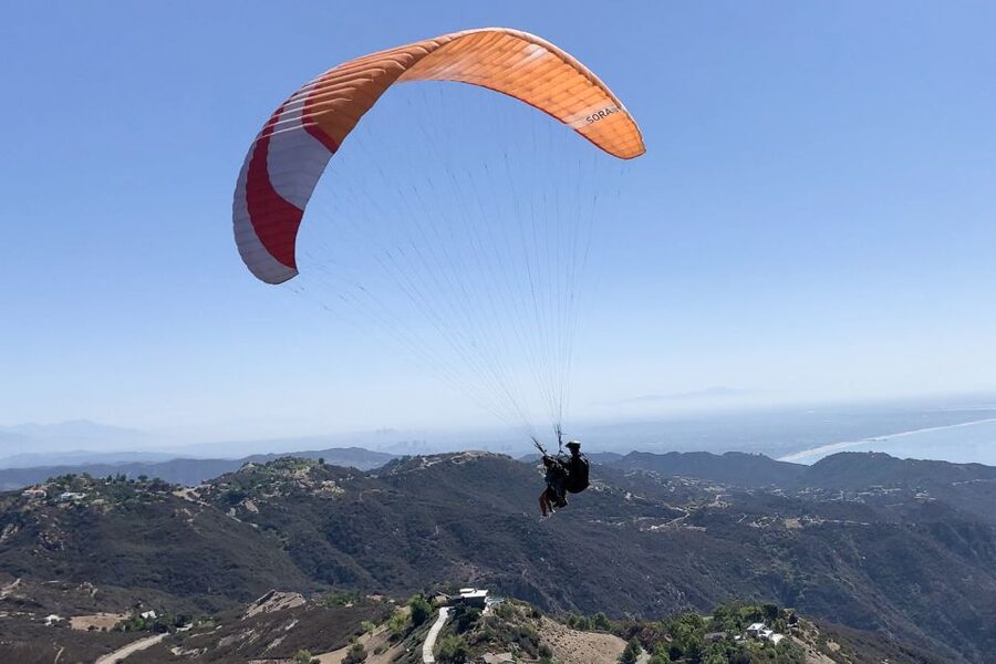 Los Angeles: 30-Minute Tandem Paragliding Experience - The short run that starts the flight