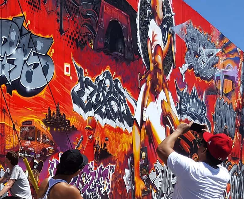 Los Angeles: Arts District Street Art, Graffiti Walking Tour - Reading more than 100 pieces of public art