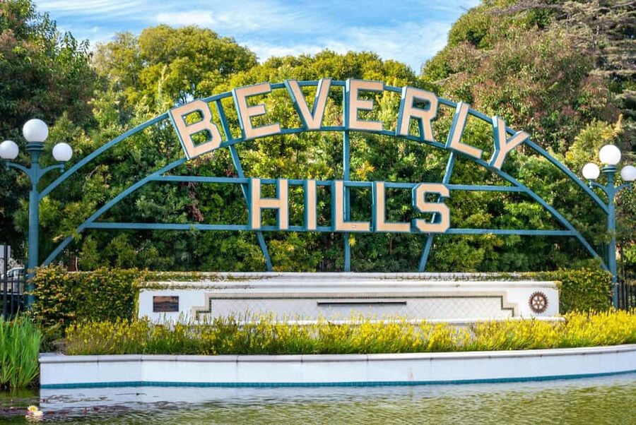 Los Angeles: Celebrity Homes and Movie Scenes Bus Tour - Beverly Hills and Rodeo Drive show another side of the city