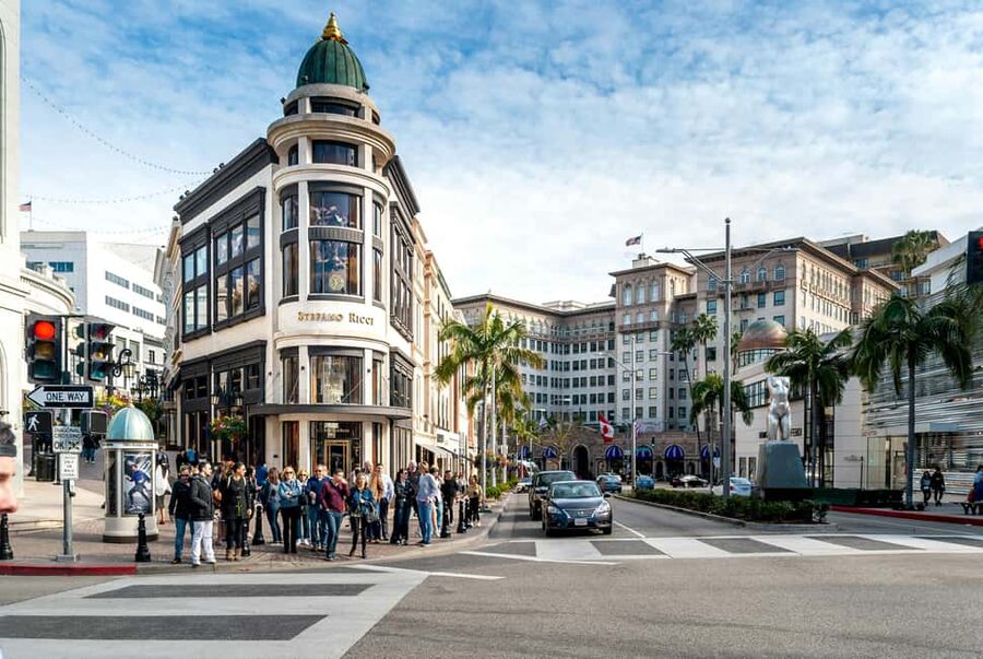 Los Angeles: Celebrity Homes and Movie Scenes Bus Tour - Live commentary or an audio app?