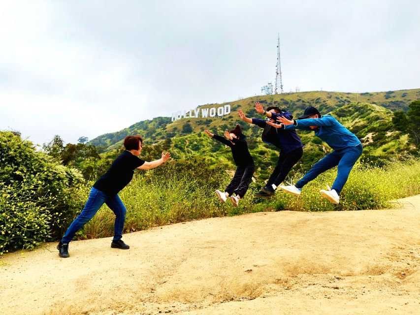 Los Angeles: Front & Back of Hollywood Sign Hike Guided Tour - Guides make the difference