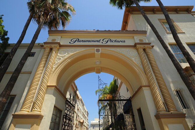 Los Angeles Full-Day Tour - Hotel pick-up - Lunch at the Original Farmers Market and time at The Grove
