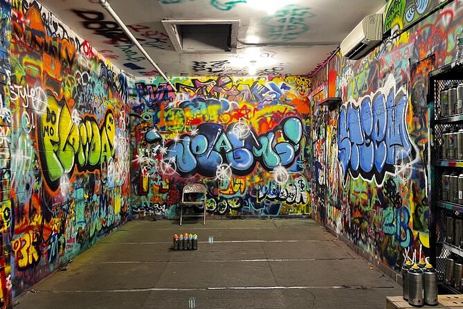 Los Angeles Graffiti Workshop - Learning aerosol technique from fill-ins to finished work