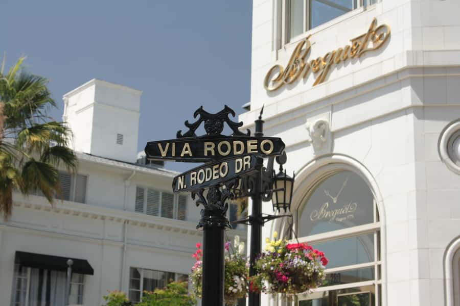 Los Angeles, Hollywood, & Beverly Hills Afternoon City Tour - Mid Wilshire, Koreatown and the Return Downtown