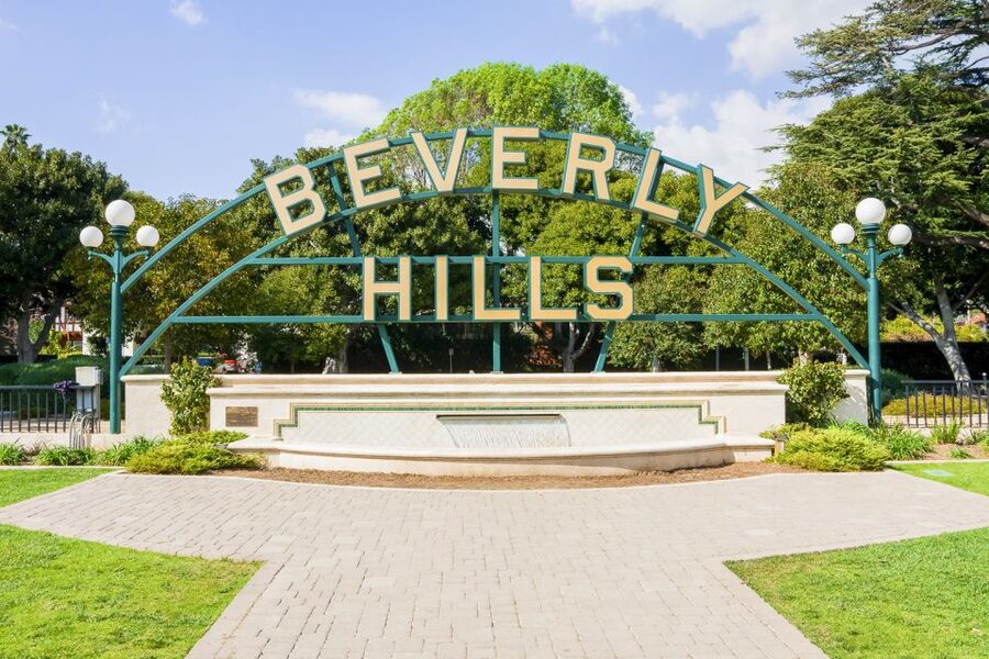 Los Angeles: Hollywood & Celebrity Homes Open-Air Bus Tour - Rodeo Drive and the polished side of Los Angeles