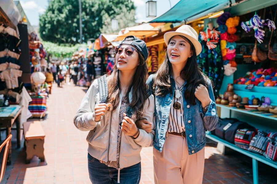 Los Angeles: Hop-On Hop-Off Bus Tour with Audio Guide - The Hollywood Red Route, from the Walk of Fame to Beverly Hills