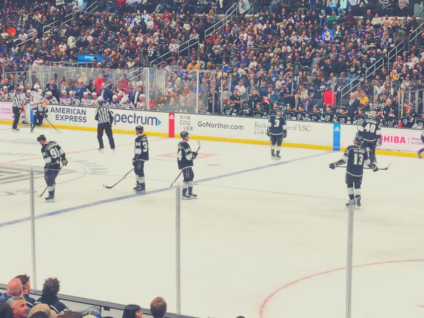 Los Angeles: LA Kings Ice Hockey Game Ticket - Crowds, comfort, and who should think twice