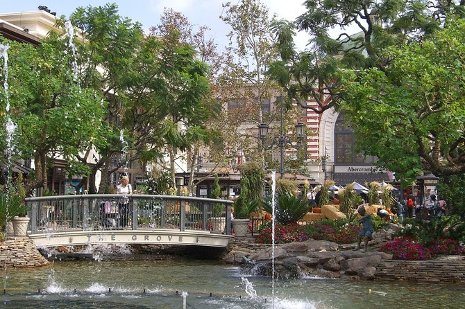 Los Angeles Luxury Private Tour For Up To 7 Passengers - Hollywood’s famous names in 50 minutes