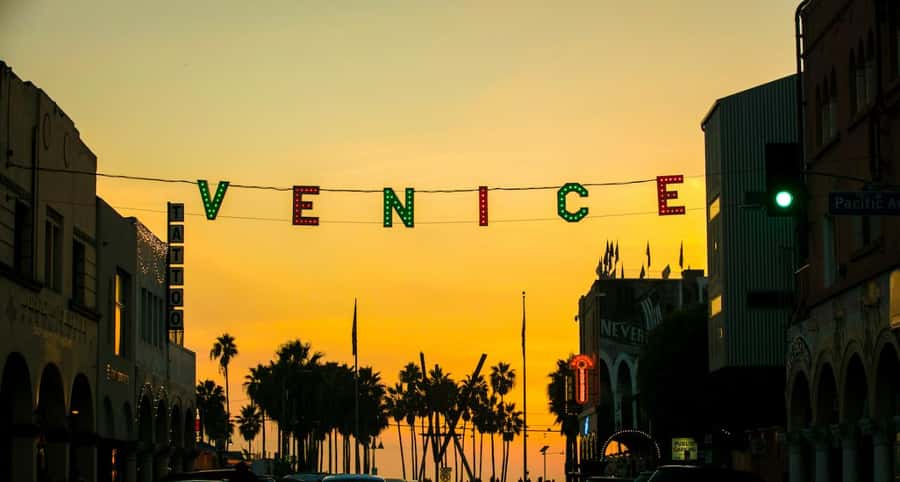 Los Angeles: Luxury Privet Tour - Santa Monica and Venice Beach