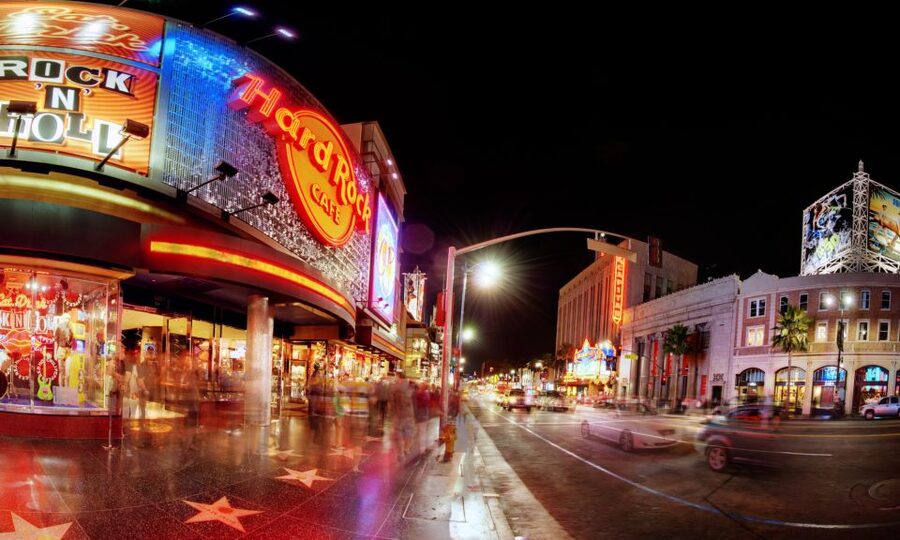 Los Angeles: Meal at the Hard Rock Cafe Hollywood - What the Hollywood Boulevard meal is really like