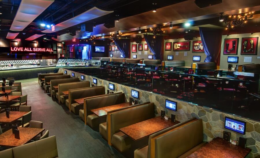 Los Angeles: Meal at the Hard Rock Cafe Hollywood - Why the $42 price can make sense