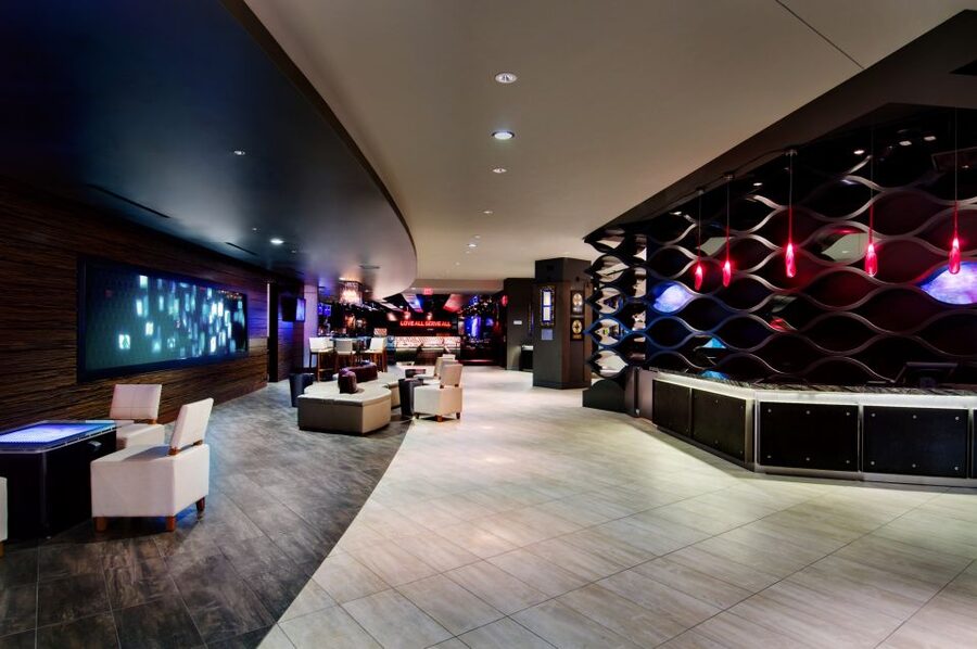 Los Angeles: Meal at the Hard Rock Cafe Hollywood - Choosing between Acoustic Rock and Electric Rock